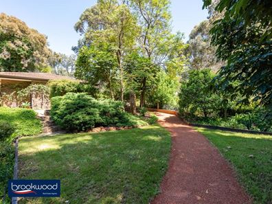 10 Royston Place, Mount Helena WA 6082