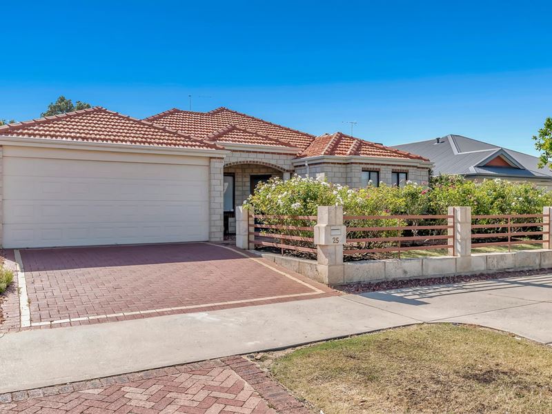 25 Camden Way, Meadow Springs