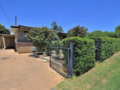 8 Blenheim Place, Swan View WA 6056