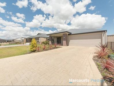 61 Villatella Gardens, Piara Waters WA 6112