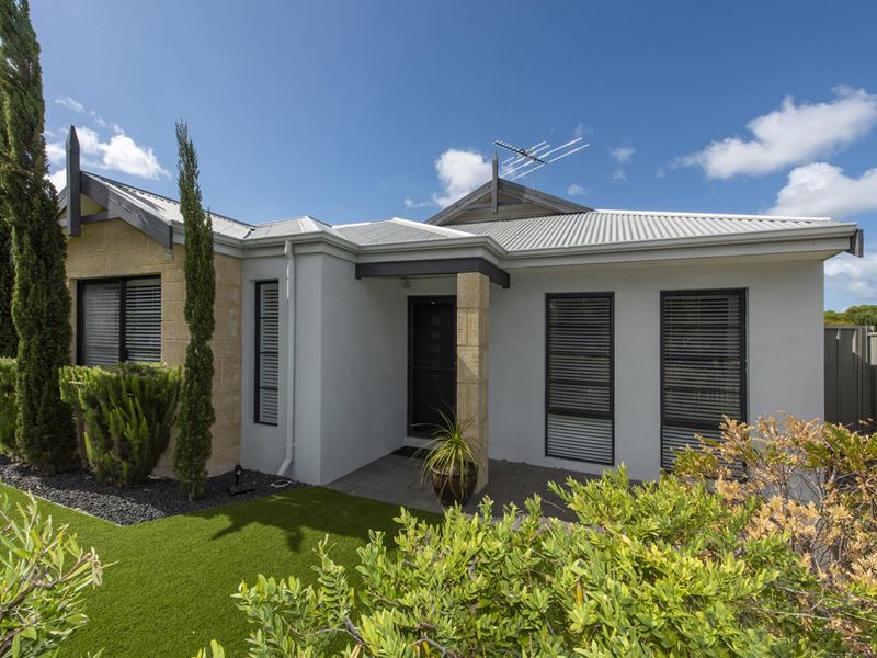 12 Seaford Lane, Secret Harbour