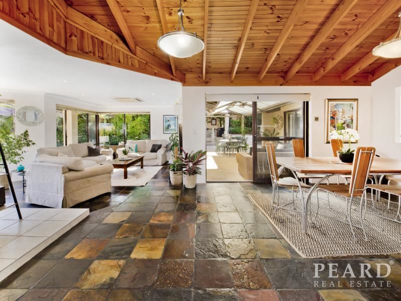 8 Sunbird Place, Ocean Reef