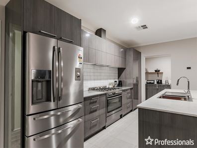 12 Amalfi Chase, Baldivis WA 6171