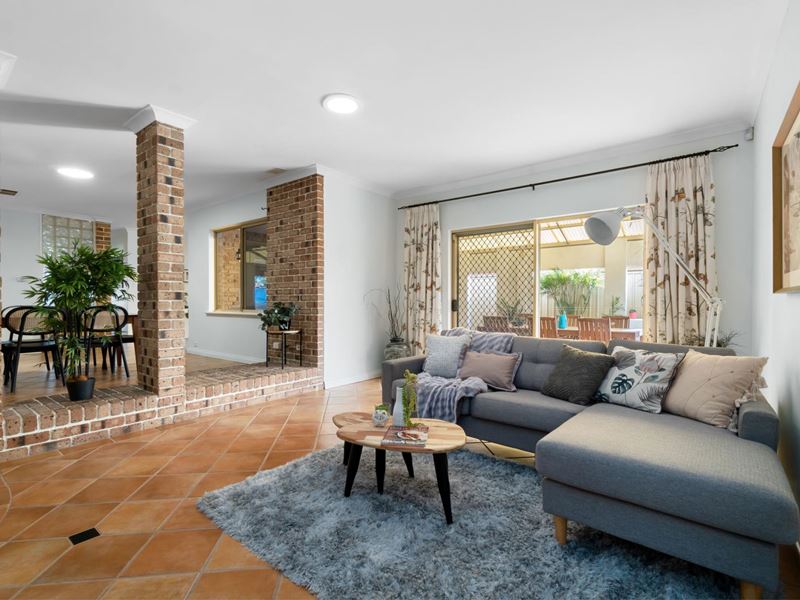 14 Stonecreek Close, Thornlie