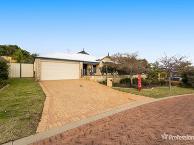 7 Zinnia Lane, Halls Head WA 6210