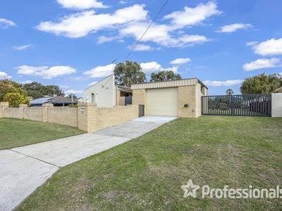 6 Fawkner Road, Two Rocks WA 6037