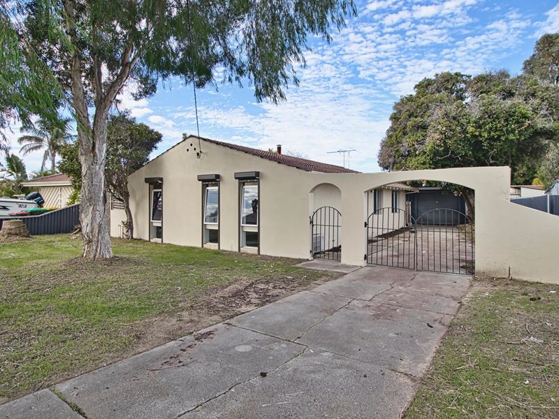 13 Rotohine Place, Cooloongup WA 6168