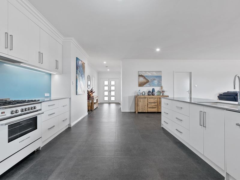 1 Armstrong Drive, Baynton