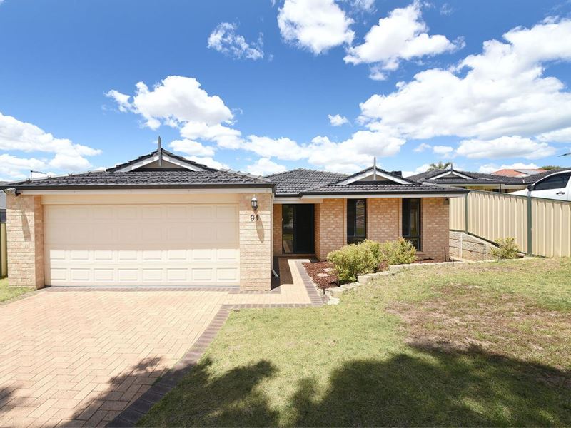 94 Roxburgh Circle, Kinross