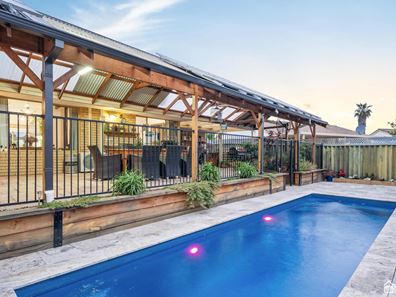 2 Aboyne Place, Seville Grove WA 6112