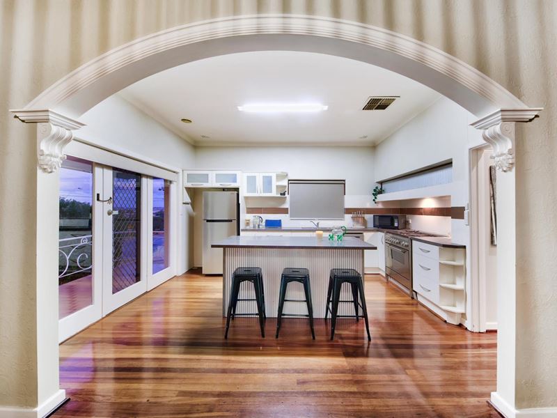 281 Scarborough Beach Road, Doubleview