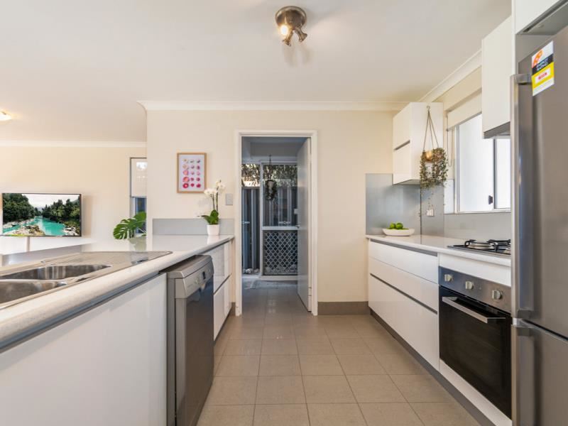3/30 Albemarle Street, Scarborough