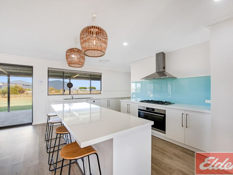 69 Redcliffe Concourse, White Peak