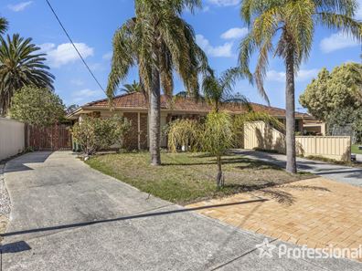 6A Caroline Green, Marangaroo WA 6064