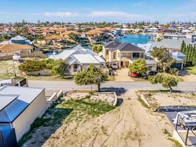 54 Abrolhos Quays, Wannanup WA 6210