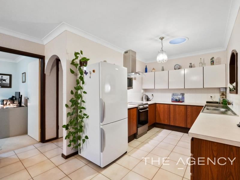 20 Blenheim Place, Swan View WA 6056