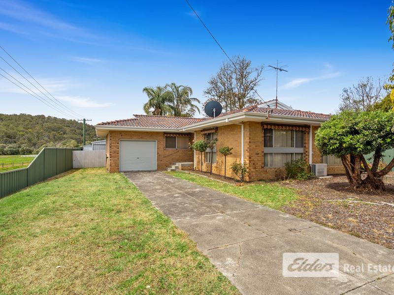 16 Hillside Road, Harvey