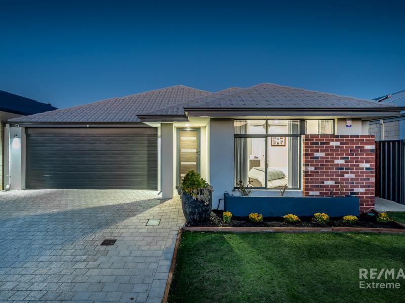 12 Azolla Street, Banksia Grove
