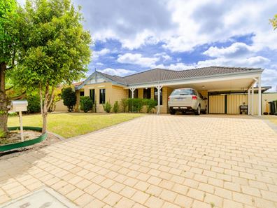 51 Minerva Loop, Success WA 6164