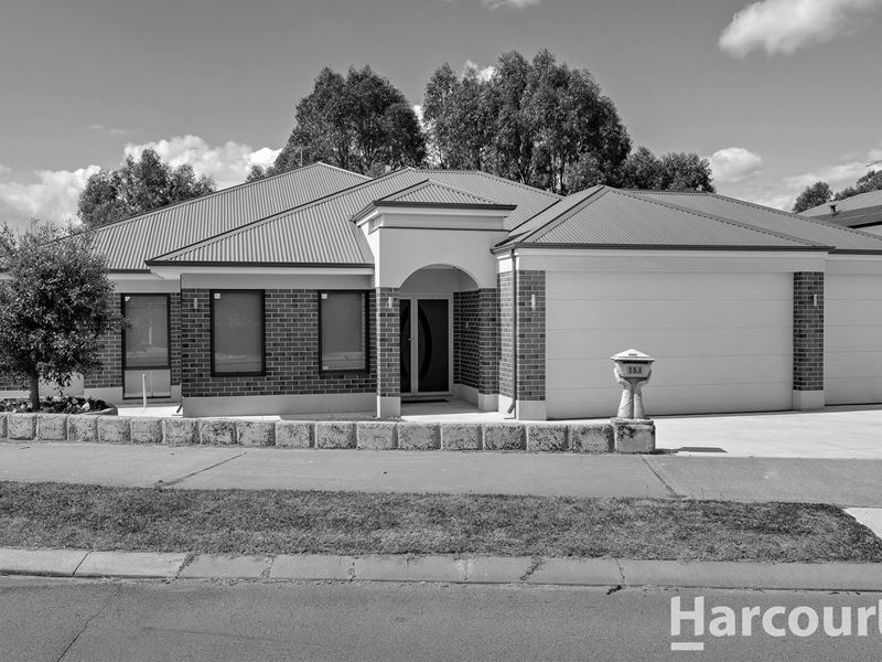 151 Pebble Beach Boulevard, Meadow Springs