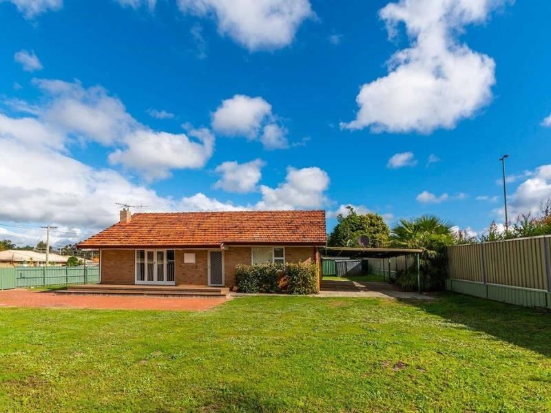 14 Piesse Place, Seville Grove WA 6112