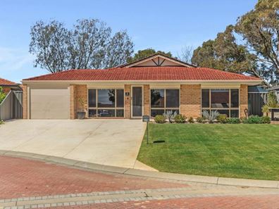 11 Hillcrest Court, Port Kennedy WA 6172