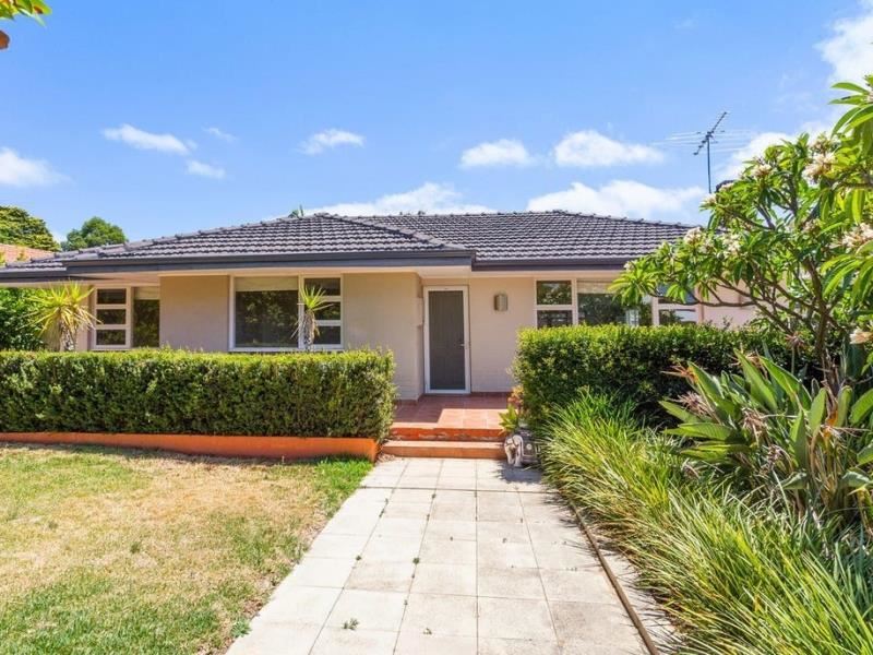 59 Redwood Crescent, Melville WA 6156