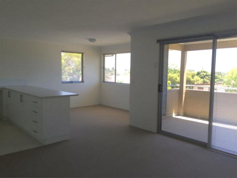 2B/11 Student Loop, Coolbellup