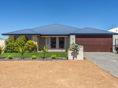 7 Hummingbird Way, Singleton WA 6175