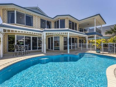 11 Eunamara Retreat, Halls Head WA 6210