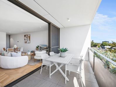 402/21 Henley Street, Como WA 6152