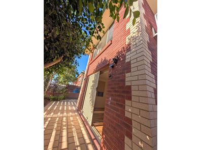 3/318 Harborne Street, Glendalough WA 6016