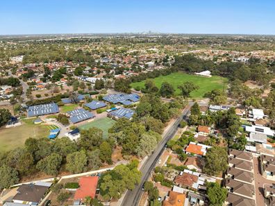 15 Sturtridge Road, Lockridge WA 6054