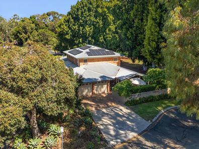 16 Lakeway Street, Claremont WA 6010