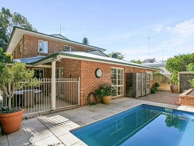 16 Lakeway Street, Claremont WA 6010