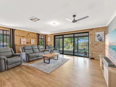 25 Nicholl Street, Glen Forrest WA 6071