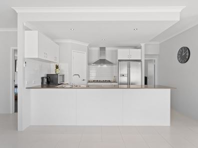 8 Mooreland Road, Baldivis WA 6171