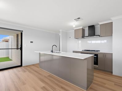 4 Platform Loop, Brabham WA 6055