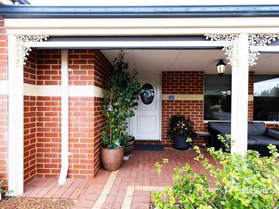 28 Birkett Circle, Ellenbrook WA 6069