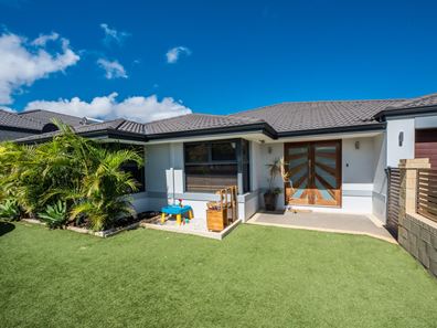 16 Basile Court, Wandina WA 6530