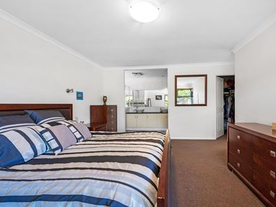 16 Basile Court, Wandina WA 6530