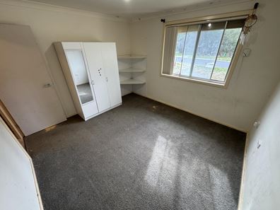 5 Plowers Place, Withers WA 6230