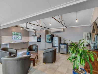 11 Pioneer Street, Binningup WA 6233