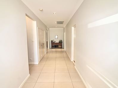 14 Shields Crescent, Wongan Hills WA 6603