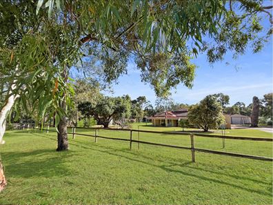6 Oceanic Close, Leschenault WA 6233