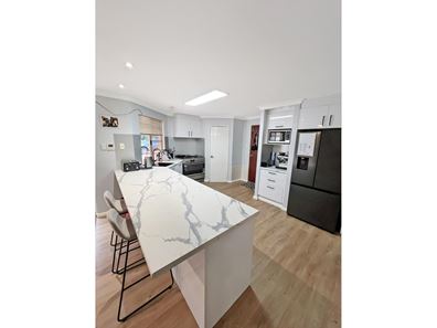 6 Oceanic Close, Leschenault WA 6233