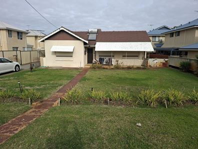 6 Pearl Road, Cloverdale WA 6105