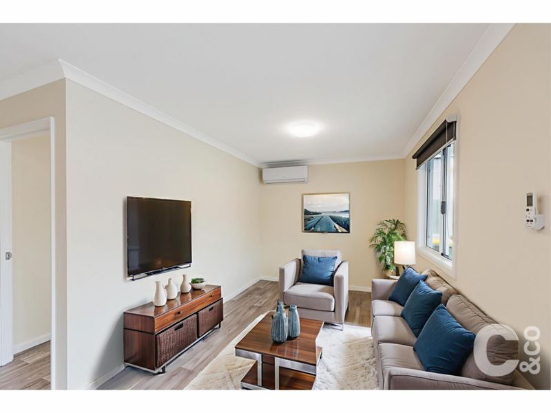 10A Broughton Way, Orelia WA 6167