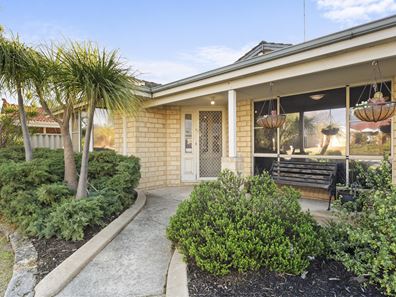 9 Templetonia Promenade, Halls Head WA 6210