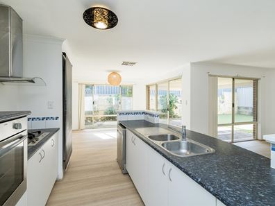 33 Rangeview Road, Landsdale WA 6065